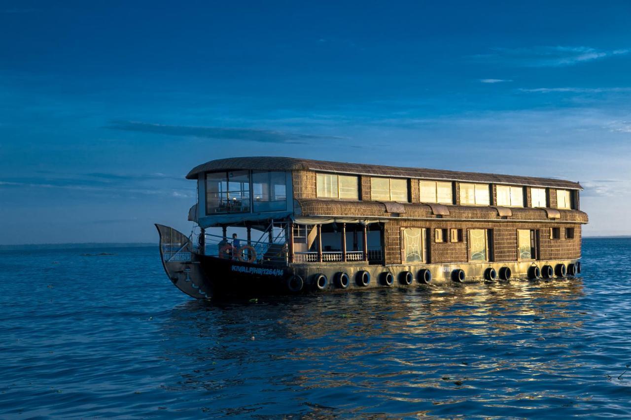 Harmony Houseboats Hotell Alappuzha Exteriör bild
