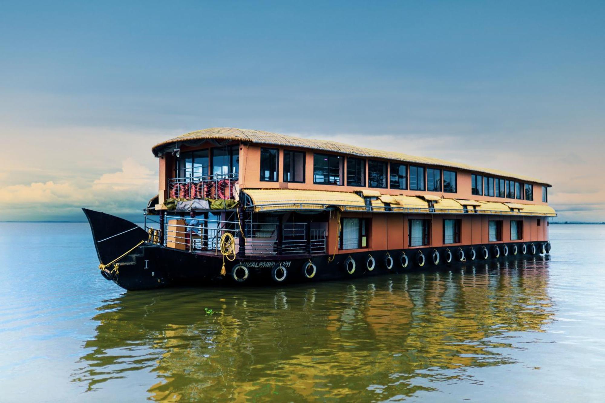 Harmony Houseboats Hotell Alappuzha Exteriör bild
