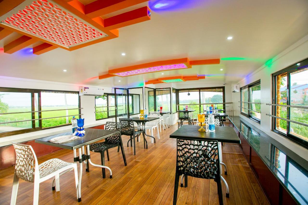 Harmony Houseboats Hotell Alappuzha Exteriör bild